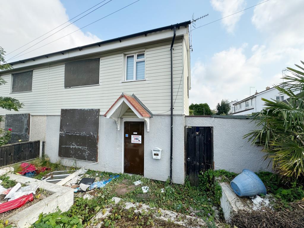 Lot: 12 - THREE-BEDROOM HOUSE FOR IMPROVEMENT AND REPAIR - Front of property